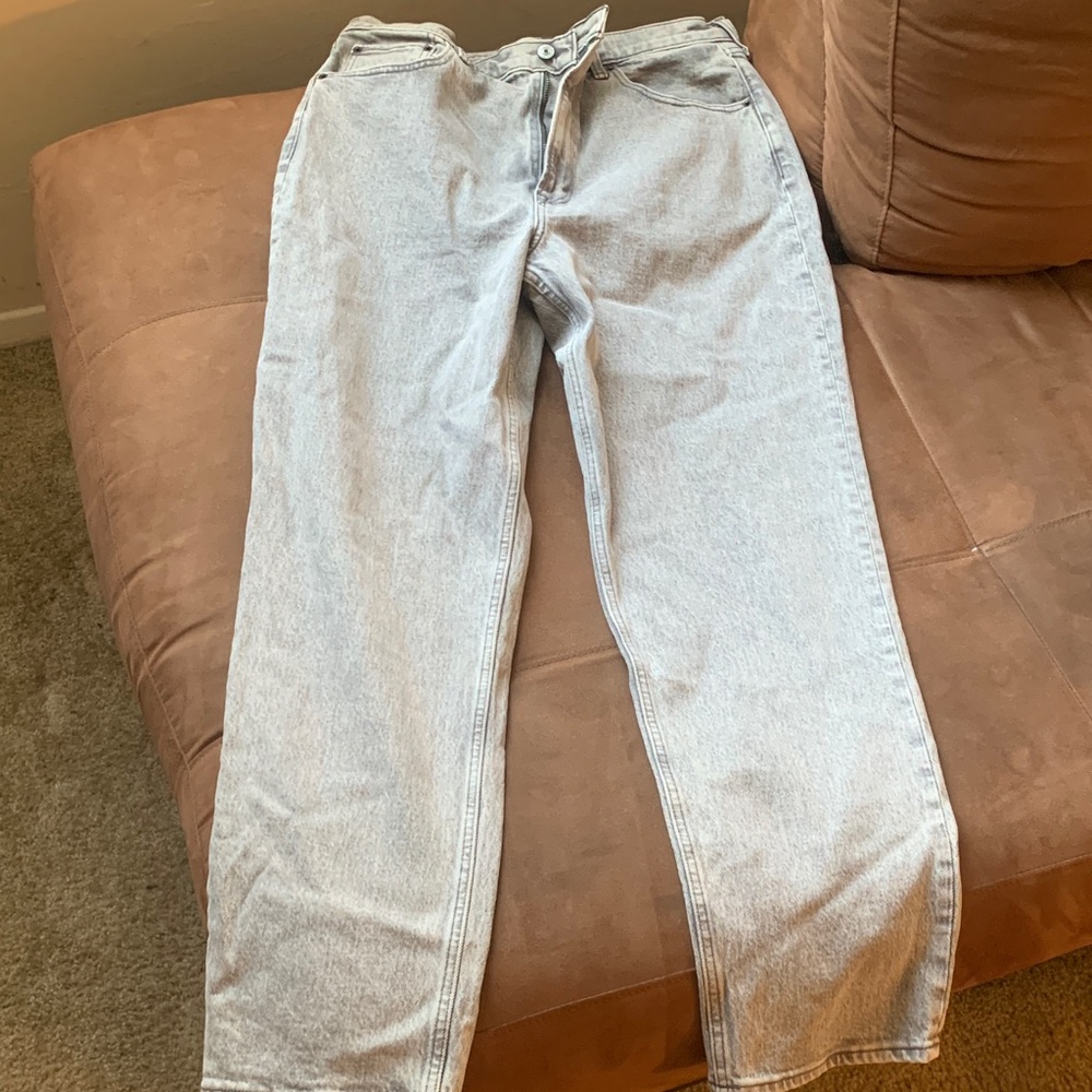 Abercrombie & Fitch Women's Light Gray Straight Leg Jeans